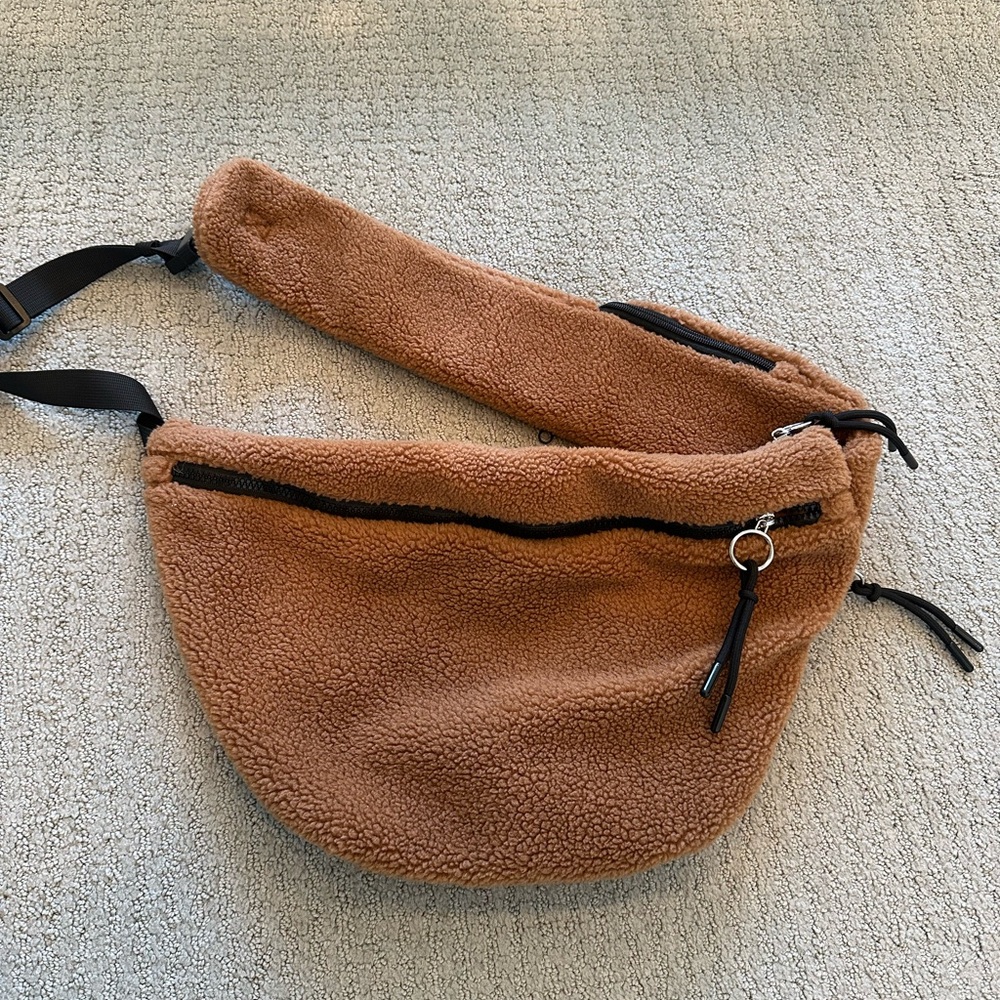 FP Movement overachiever Sherpa sling